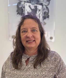 Mrs Lisa Hillan